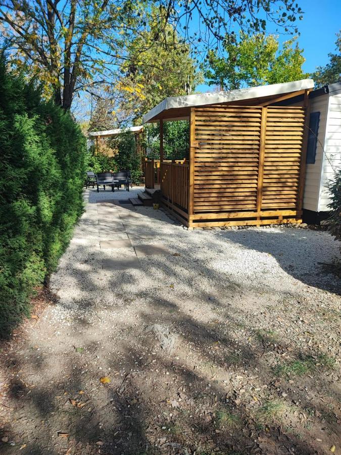 Mobil Home Tout Confort 6 Personnes Climatise Au Pied Du Luberon La Roque-d'Antheron Eksteriør bilde
